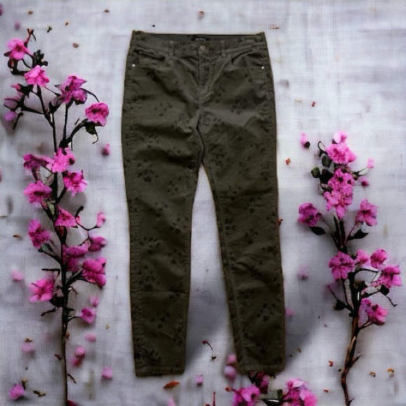 Ann Taylor The Skinny Grey w/Dark Grey Floral Print Pants/Jegging - Picture 8 of 13